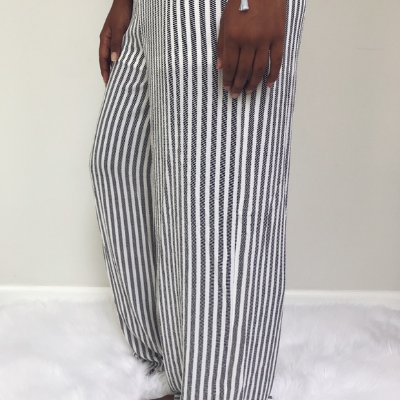 🆕 Davina - White + Black Striped Jumpsuit - Picture 2 of 7